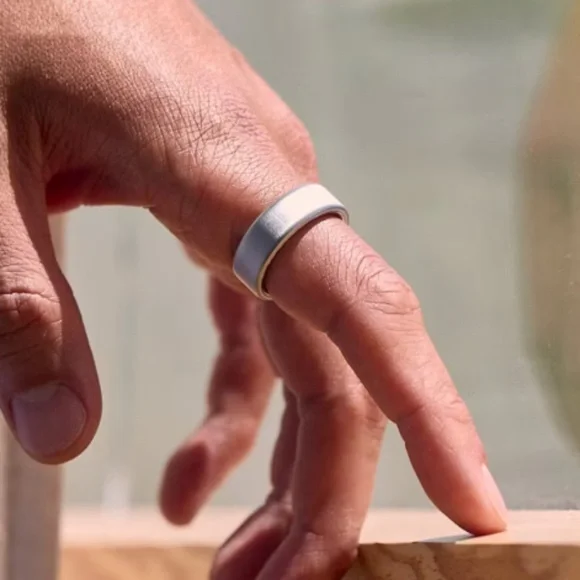 Oura Ring 4 サイズ7 シルバー Amazon.com: Oura Ring 4 - Silver - Size 10 - Size Before You Buy